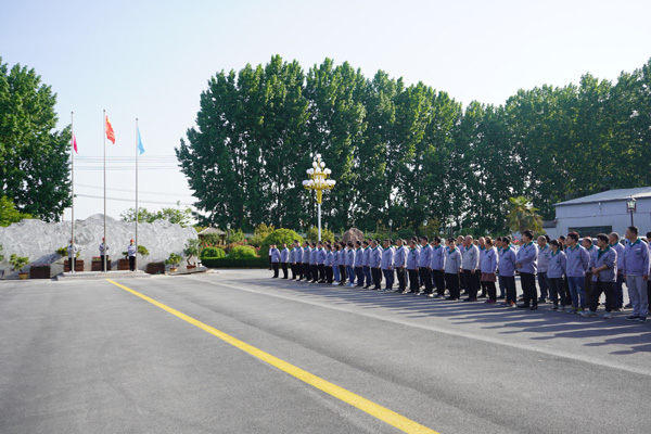 向勞動者致敬.jpg 向勞動者致敬.jpg